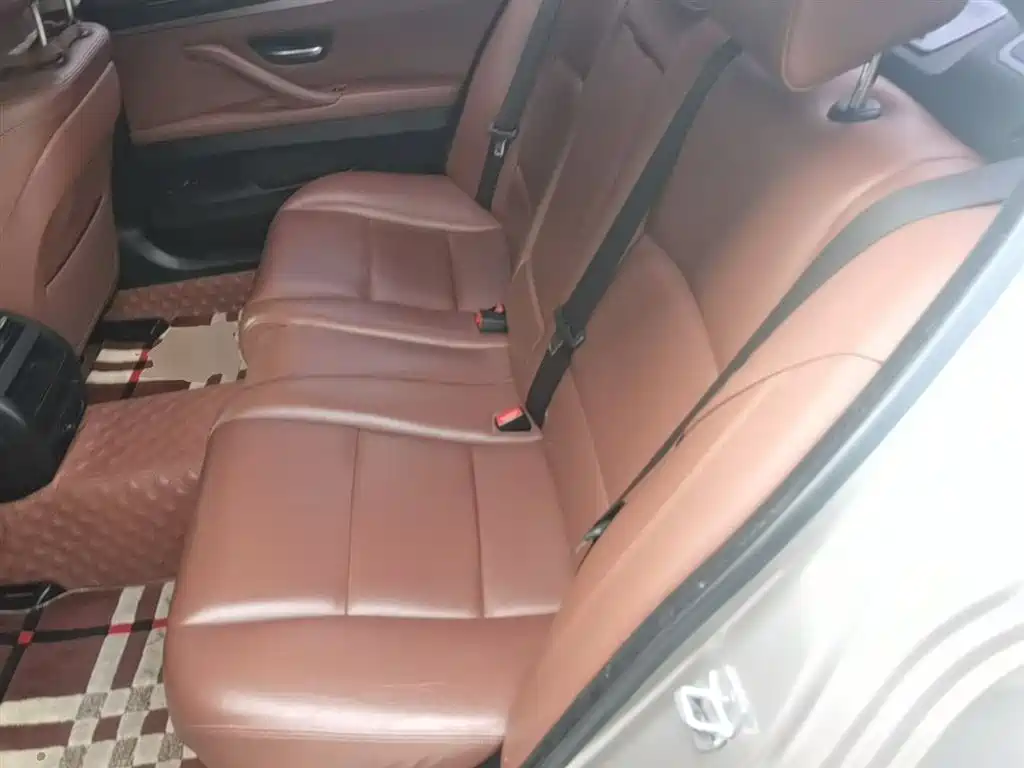 BMW 5 Series 2016 — фото 17