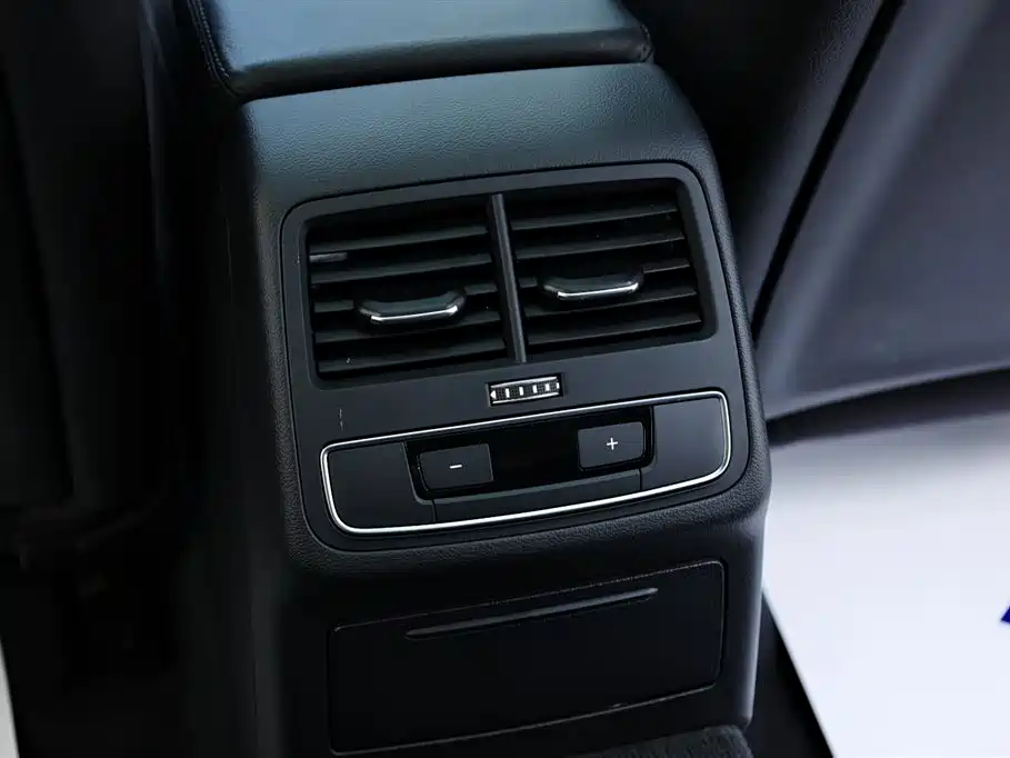 Audi A4L 2018 — фото 31