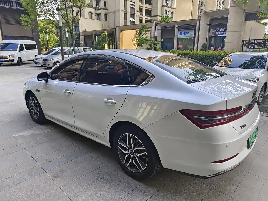 BYD Qin Pro NEV 2018 — фото 5