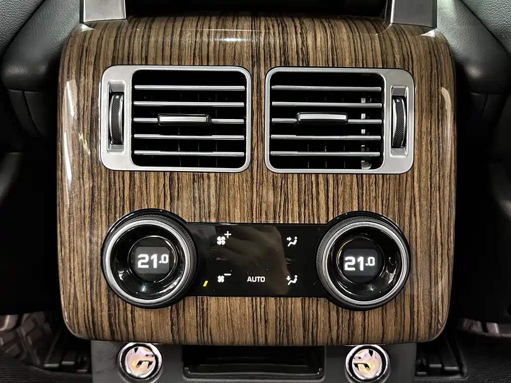 Land Rover Range Rover 2020 — фото 18