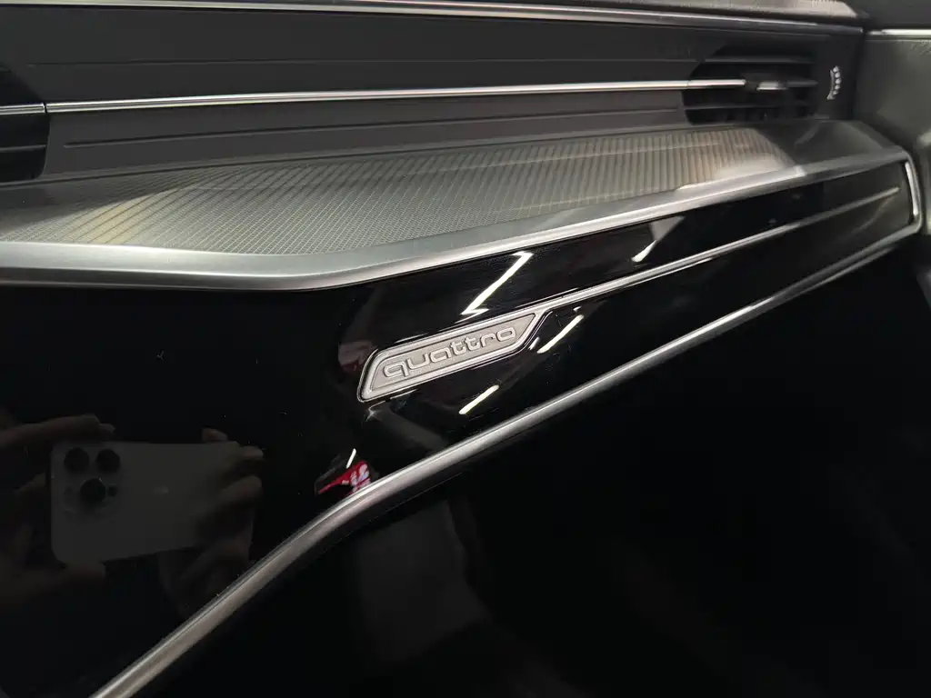 Audi A6L 2020