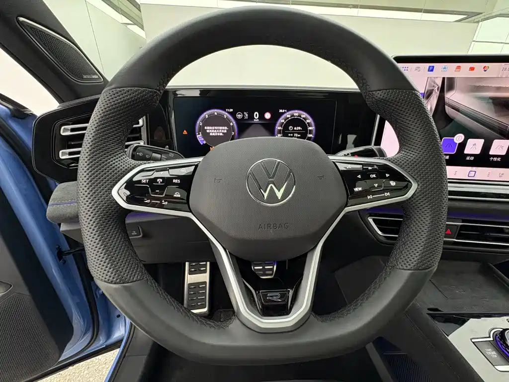 Volkswagen Tiguan L 2024 — фото 13