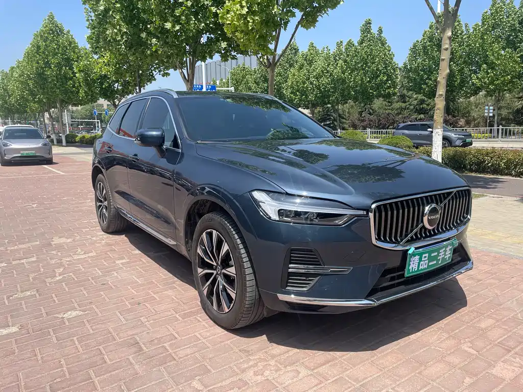 Volvo XC60 2023 — фото 3