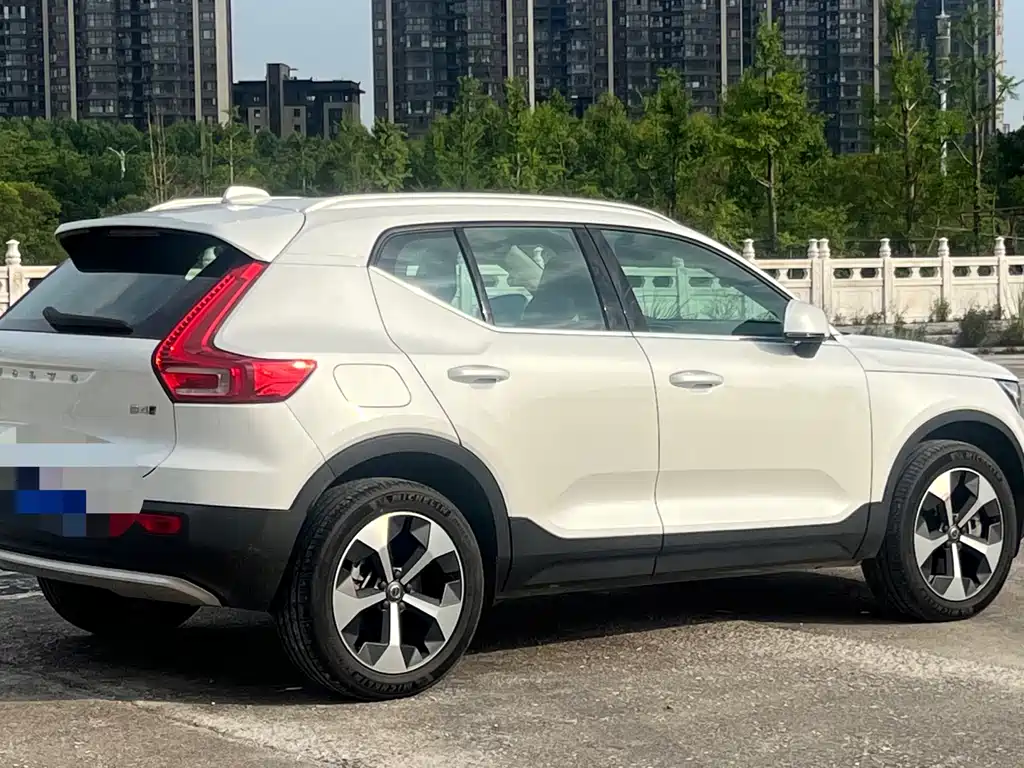 Volvo XC40 2024 — фото 5