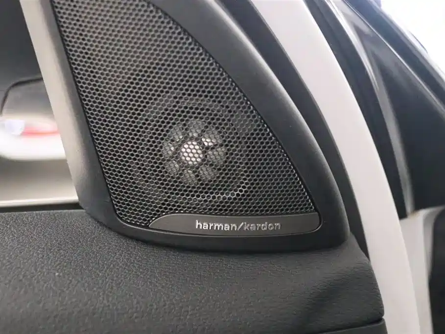 BMW X1 New Energy 2017 — фото 14