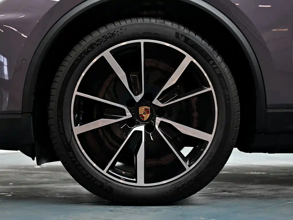 Porsche Macan EV 2025 — фото 14