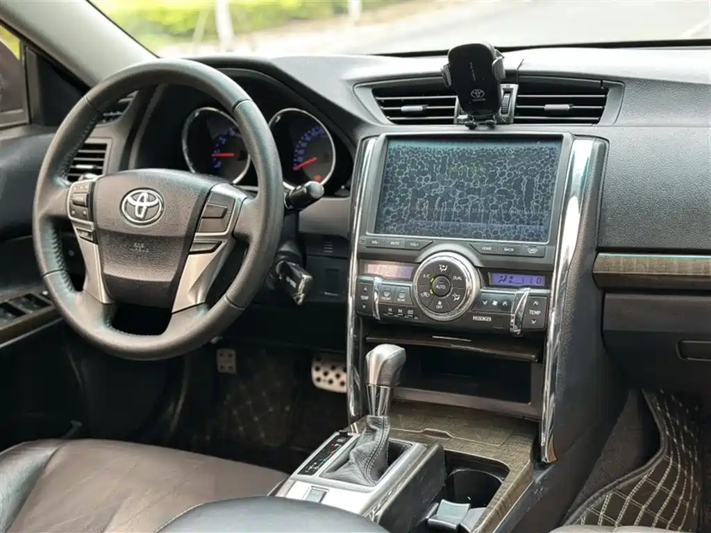Toyota Reiz 2015 — фото 15