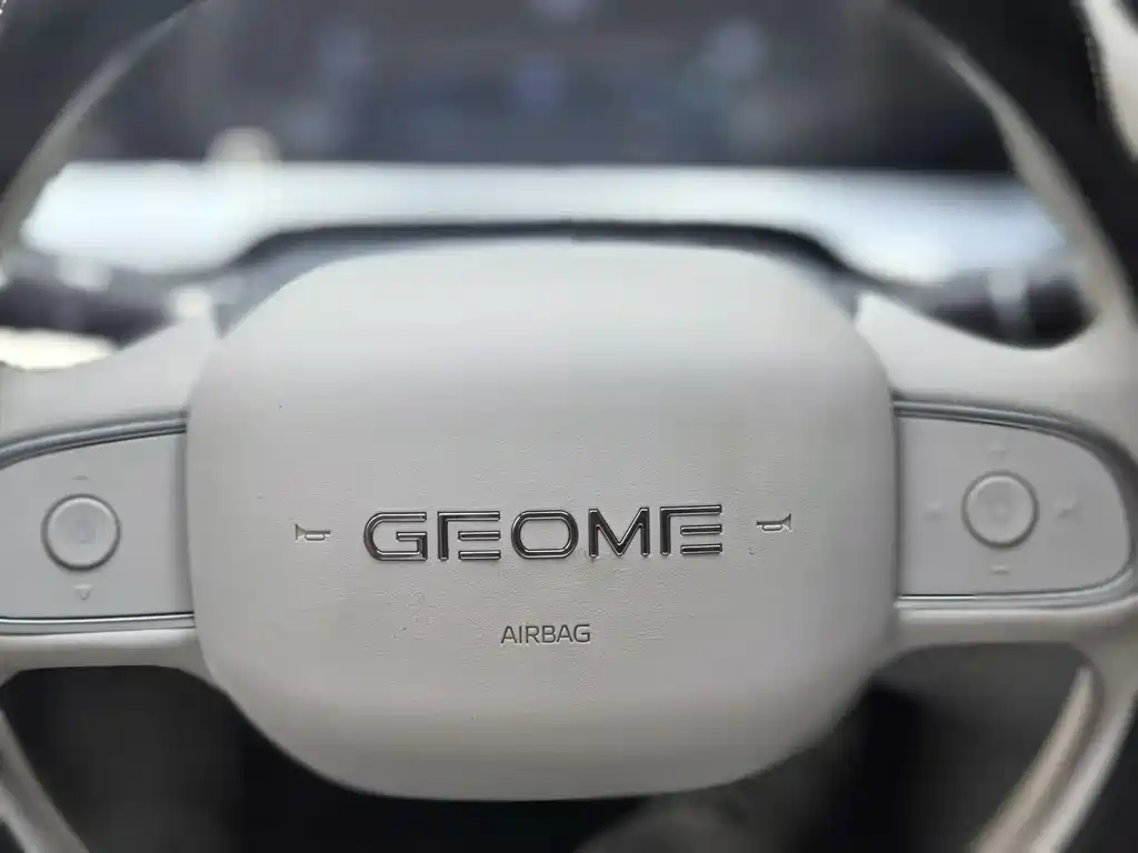 Geely Galaxy Starwish 2025 — фото 9