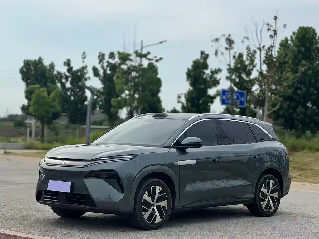 BYD Tang L 2026