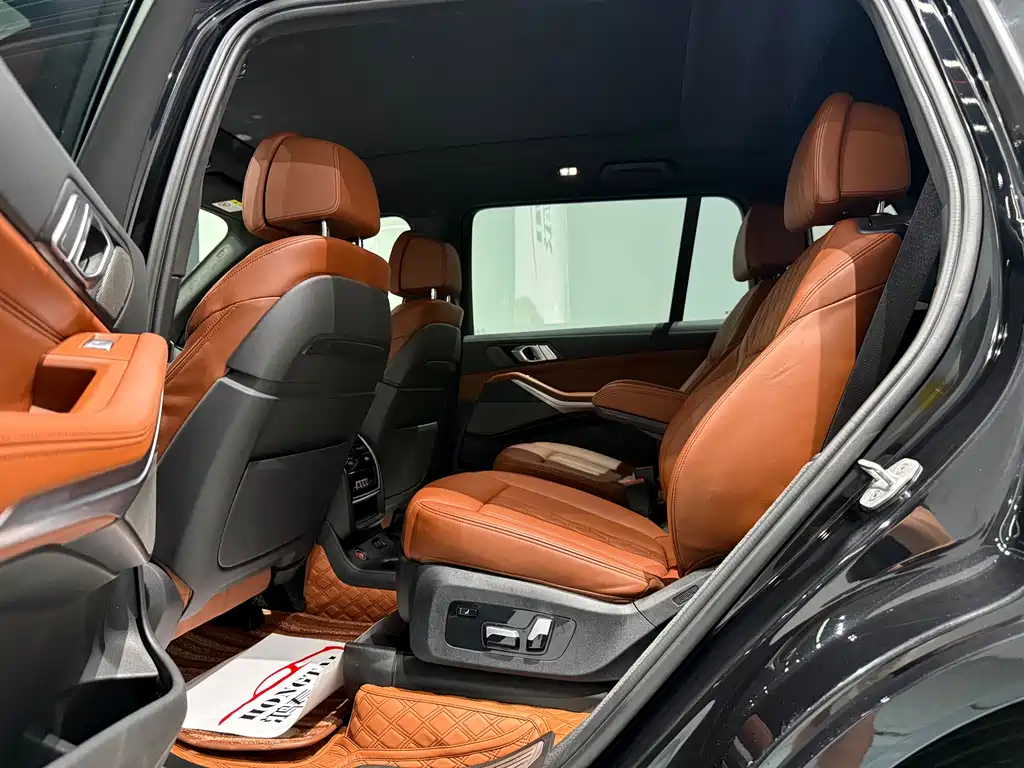 BMW X7 2021 — фото 9