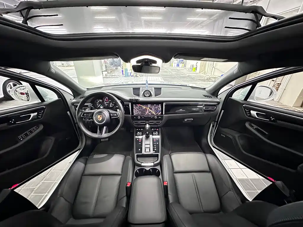 Porsche Macan 2022 — фото 10