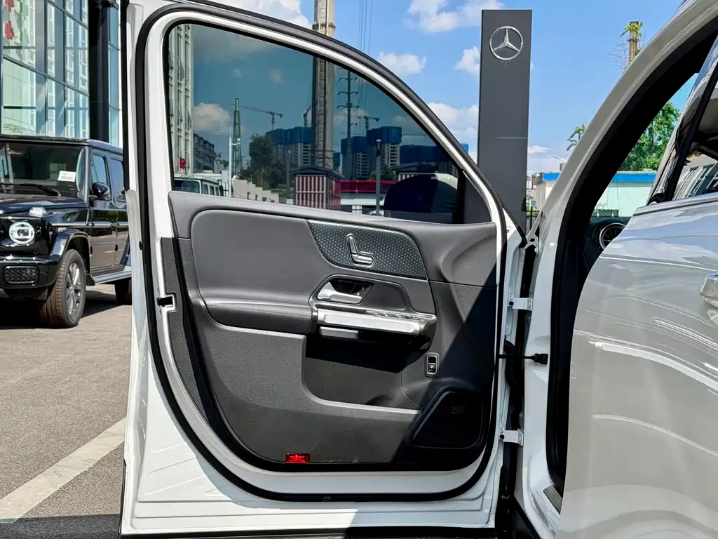 Mercedes-Benz GLB 2024 — фото 14