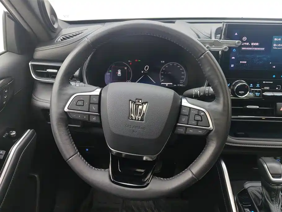 Toyota Crown Kluger 2023 — фото 15