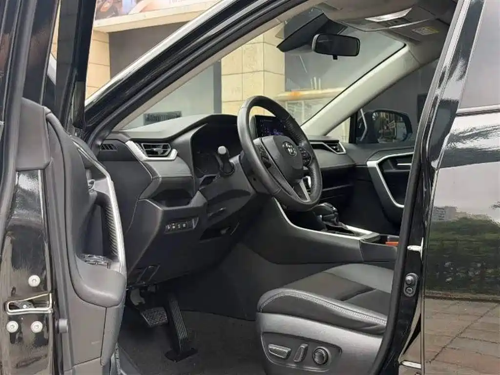 Toyota RAV4 2023