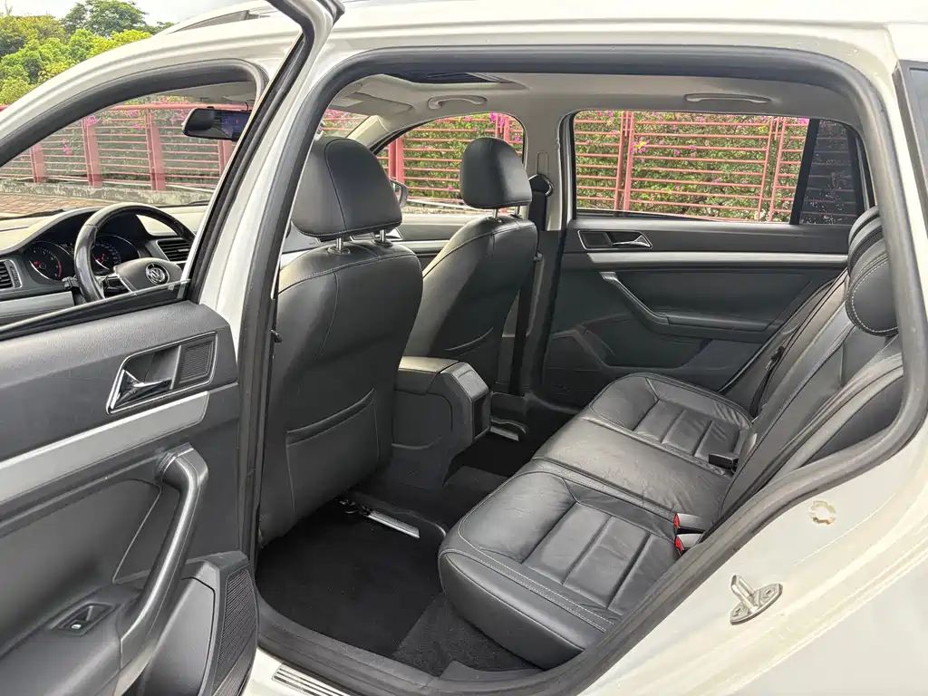 Volkswagen Gran Lavida 2017 — фото 11