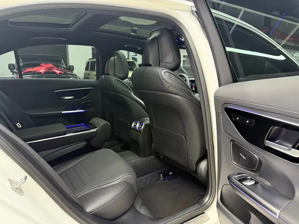 Mercedes-Benz C-Class 2023 — фото 22