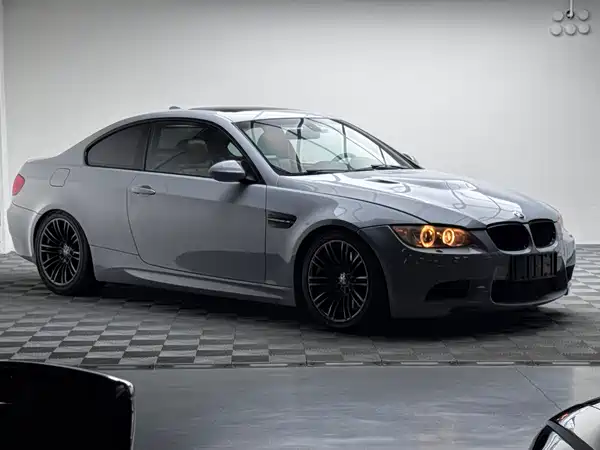 BMW M3 2011