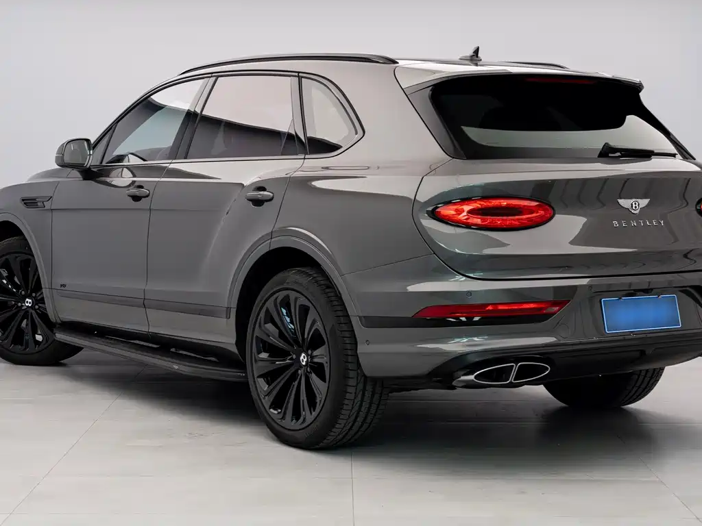 Bentley Bentayga 2023 — фото 15