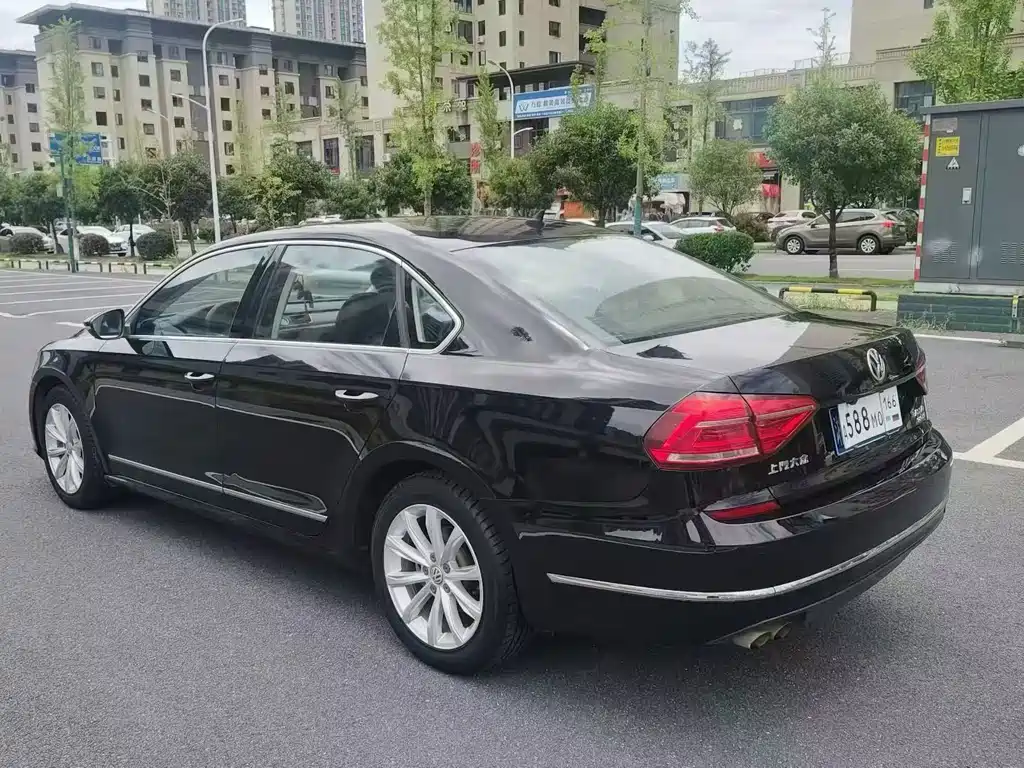 Volkswagen Passat 2018 — фото 9