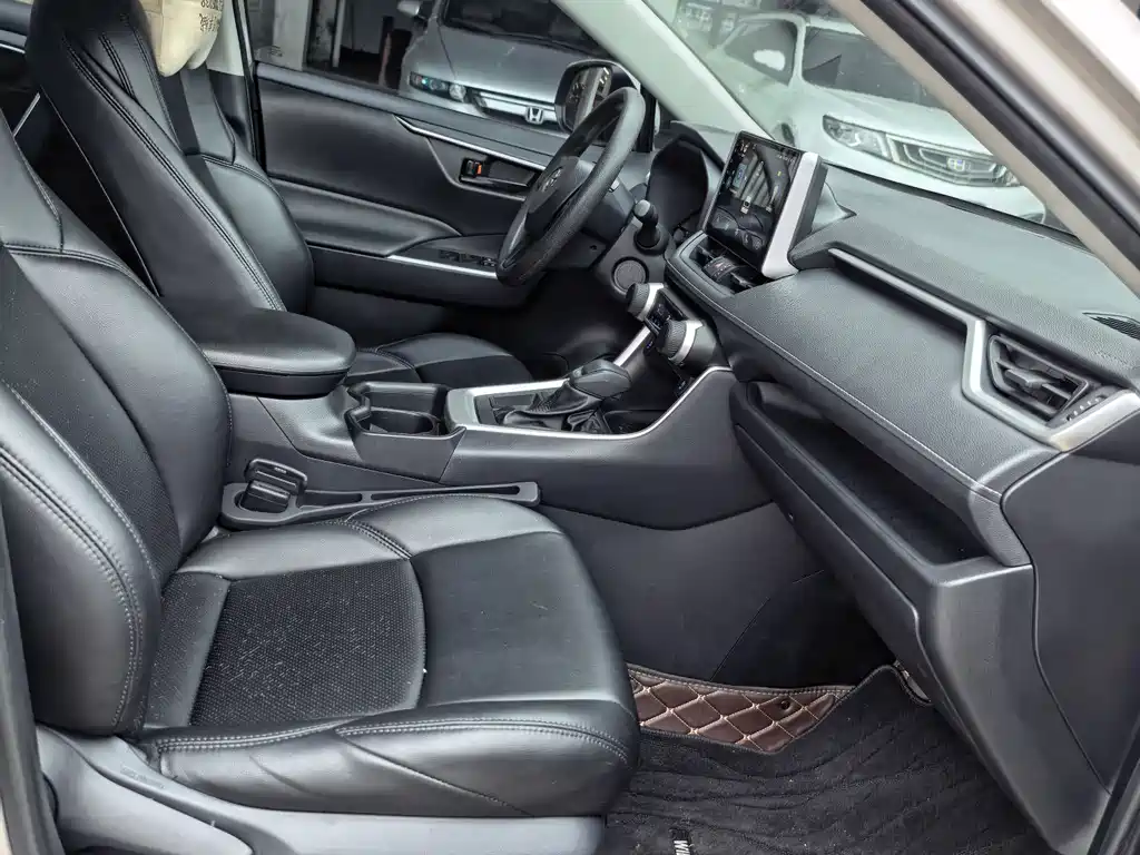 Toyota Wildlander 2023 — фото 11