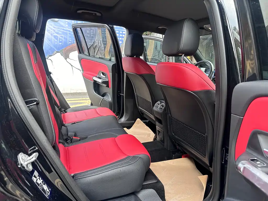 Mercedes-Benz GLB AMG 2022 — фото 11
