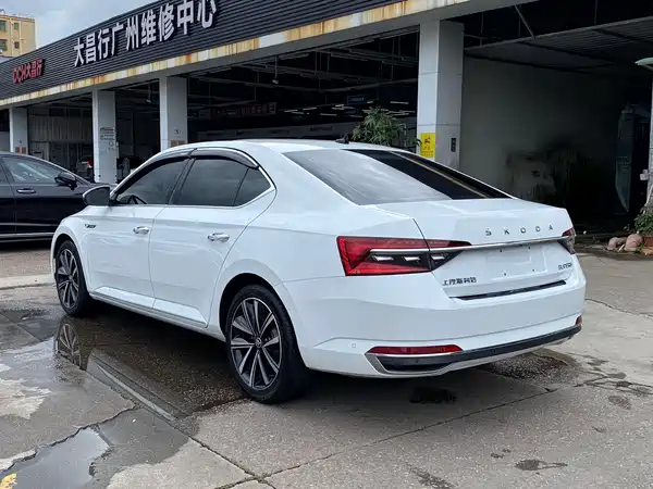 Skoda Superb 2022