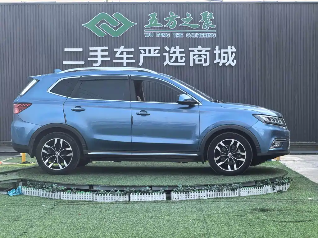 Roewe RX5 2017 — фото 21