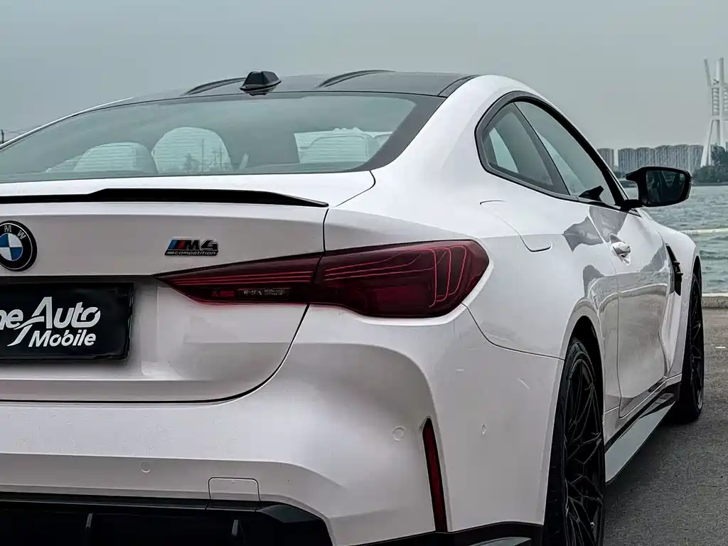 BMW M4 2025 — фото 8
