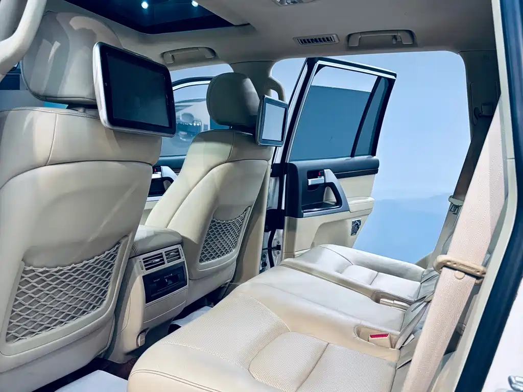 Toyota Land Cruiser 2017 — фото 14