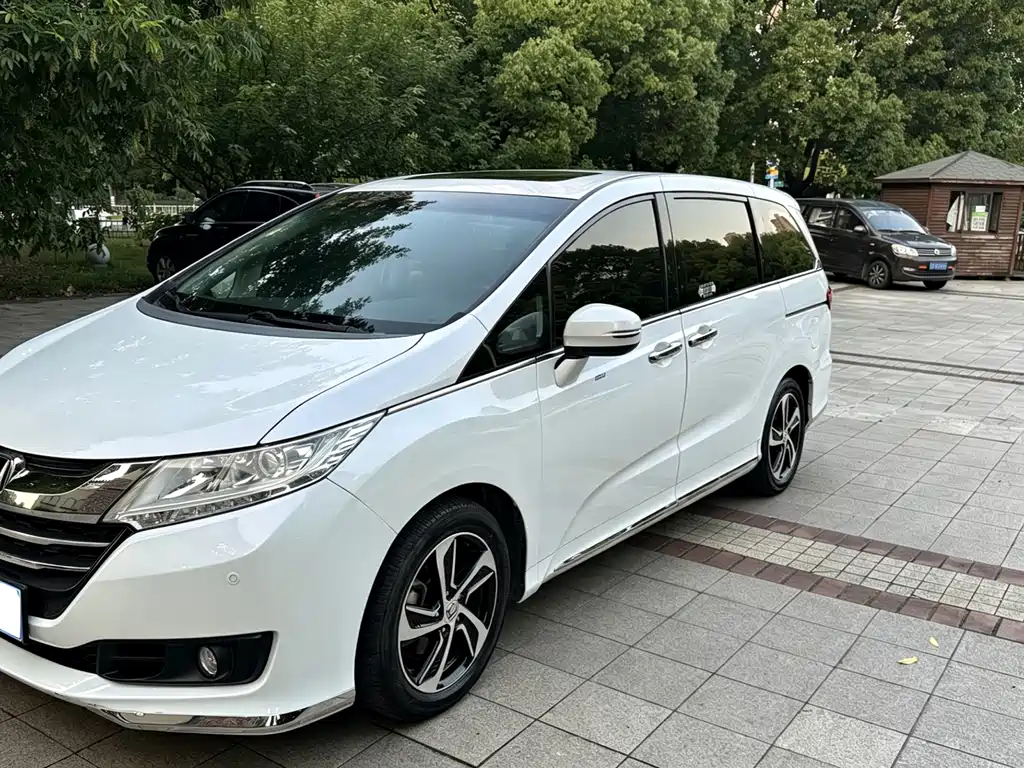 Honda Odyssey 2016 — фото 2