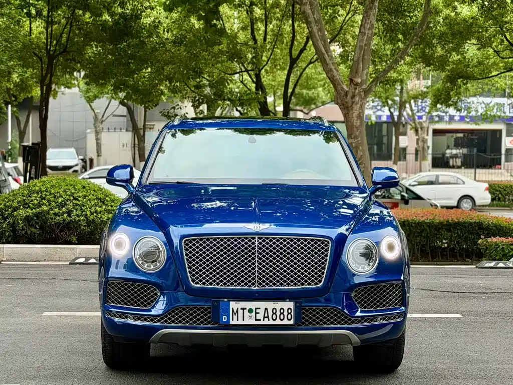 Bentley Bentayga 2018 — фото 2