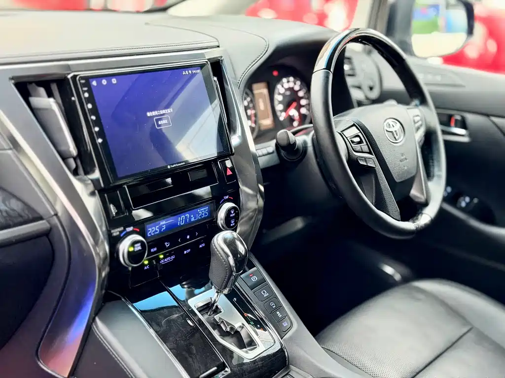 Toyota Vellfire 2019 — фото 9