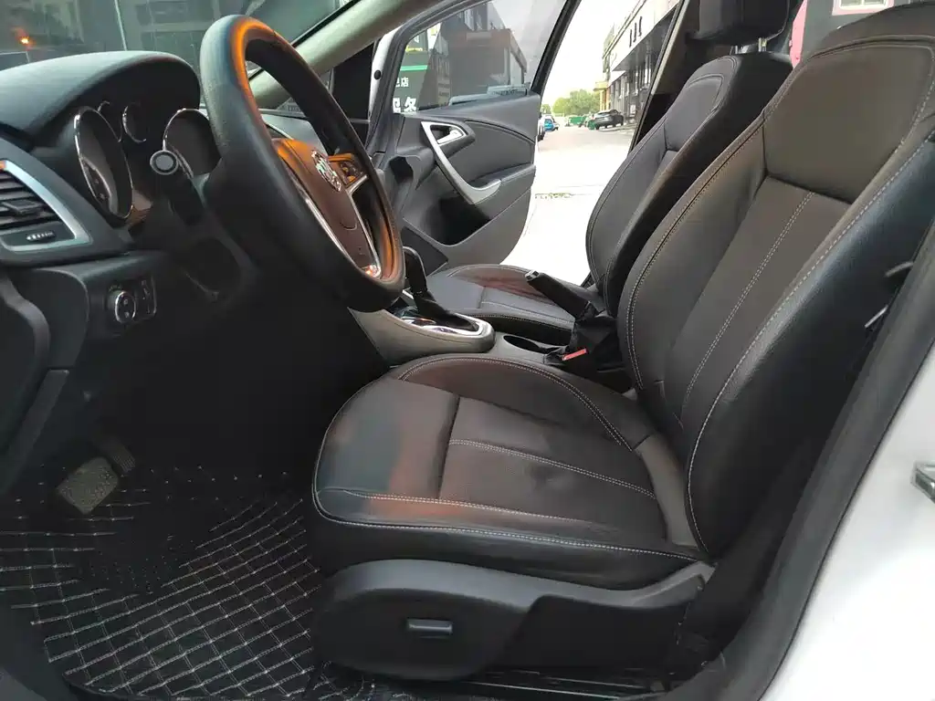 Buick Excelle 2013