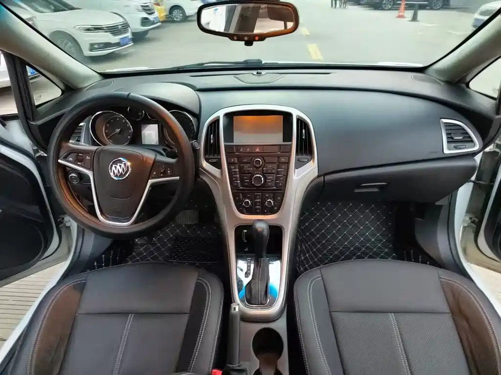 Buick Excelle 2013