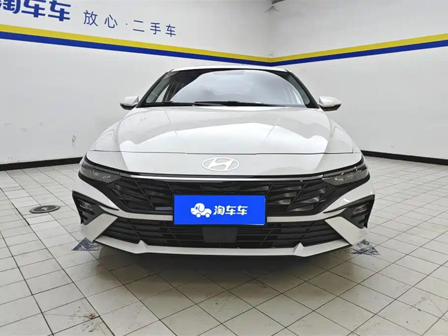 Hyundai Elantra 2025 — фото 2