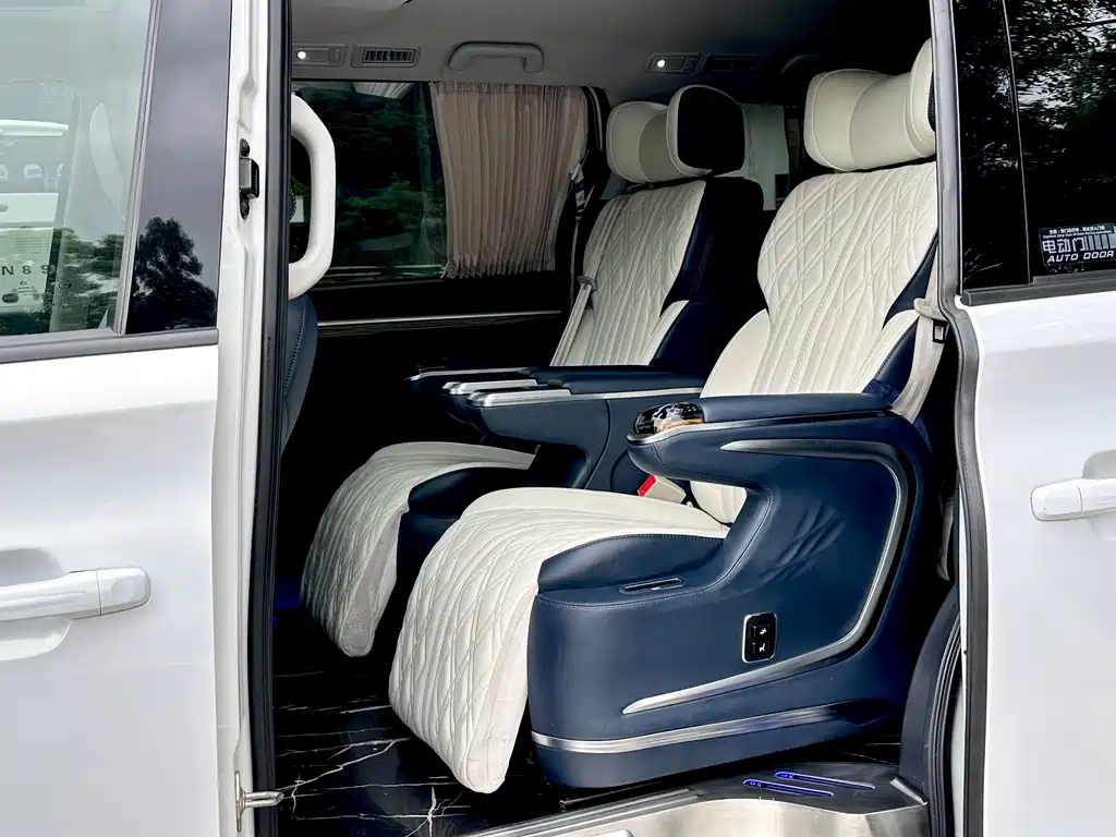 GAC Motor Trumpchi M8 2022 — фото 9