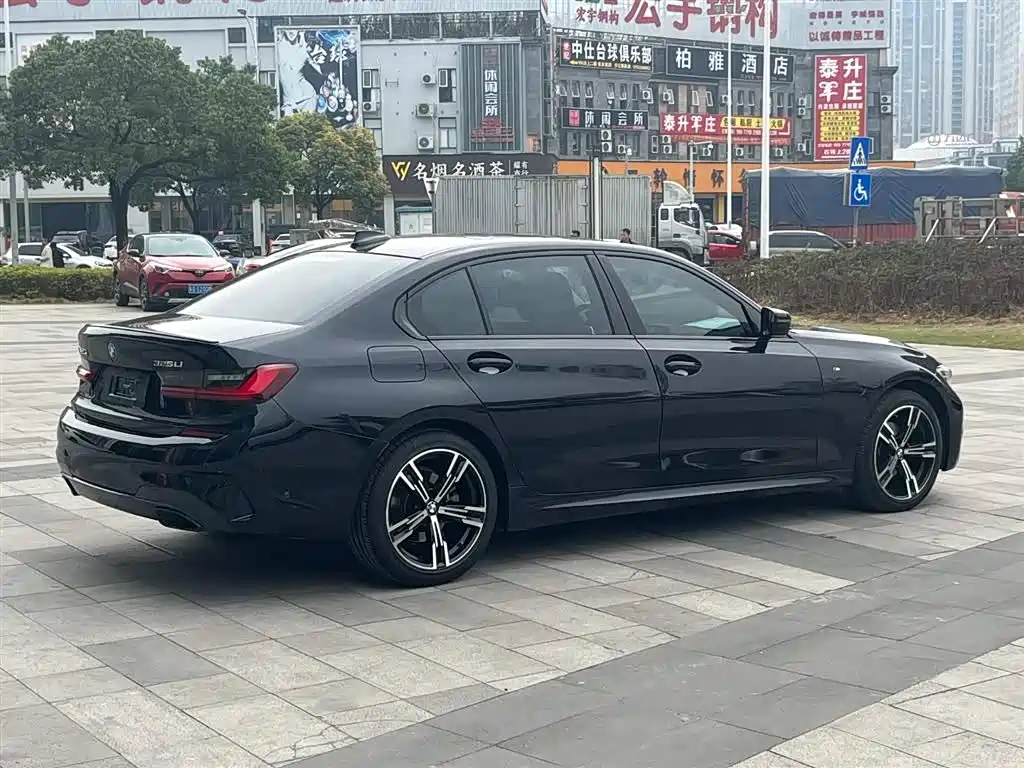 BMW 3 Series 2022