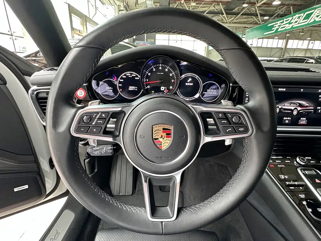 Porsche Panamera 2017 — фото 12