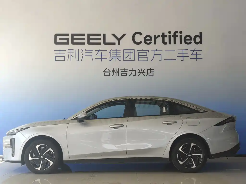 Geely Galaxy L6 2025 — фото 16