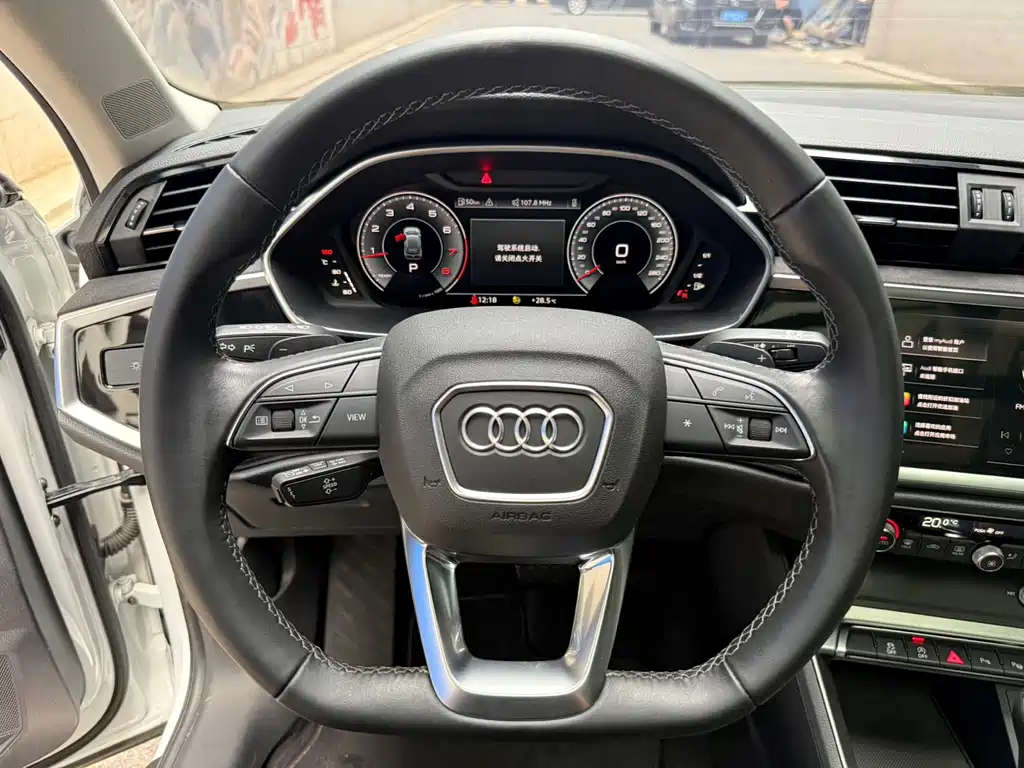 Audi Q3 2023 — фото 11