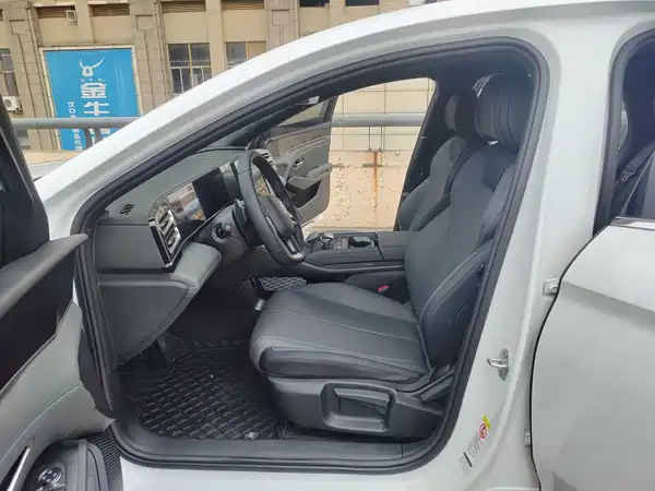 BYD Qin L 2025