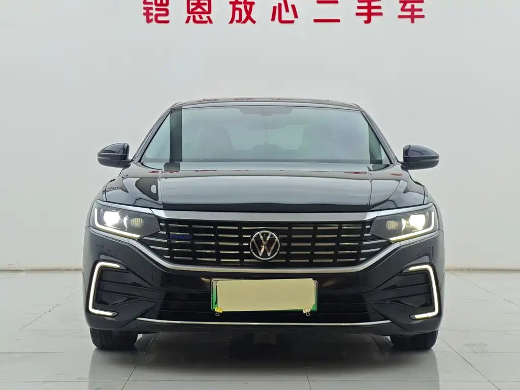 Volkswagen Passat PHEV 2023 — фото 3