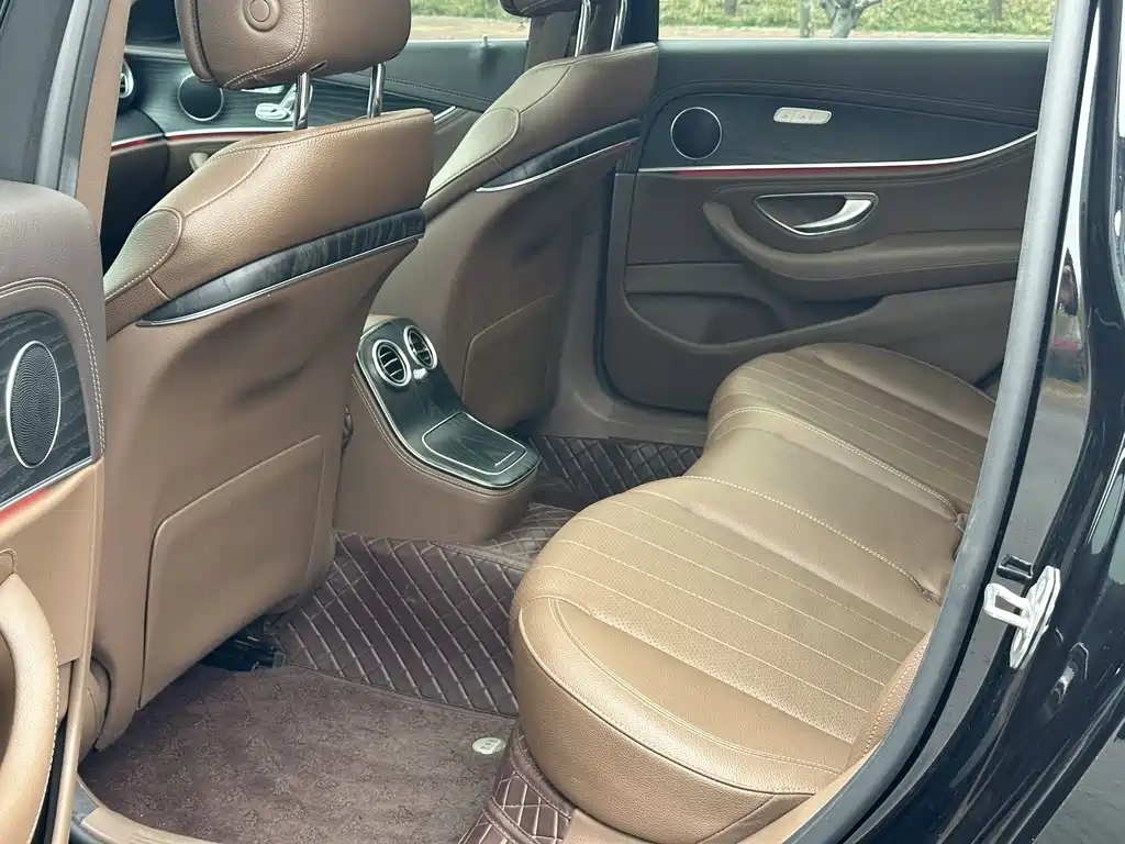 Mercedes-Benz E-Class 2022 — фото 15