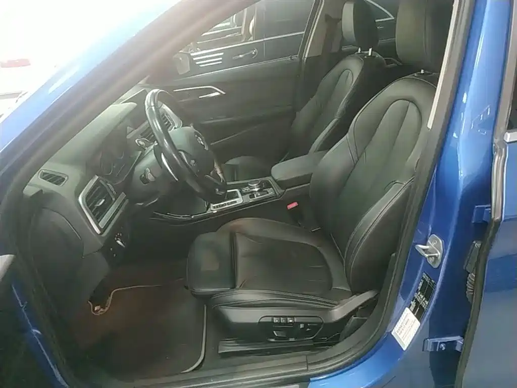 BMW 1 Series 2018 — фото 15