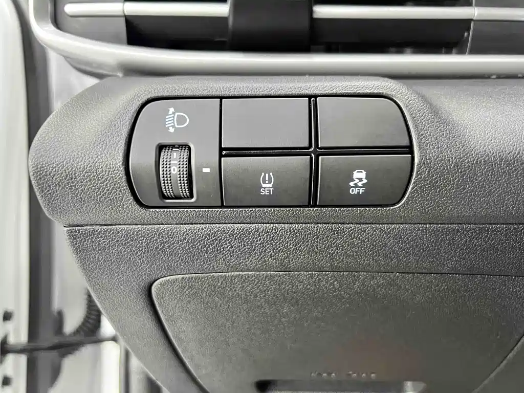 Hyundai Elantra 2024 — фото 8