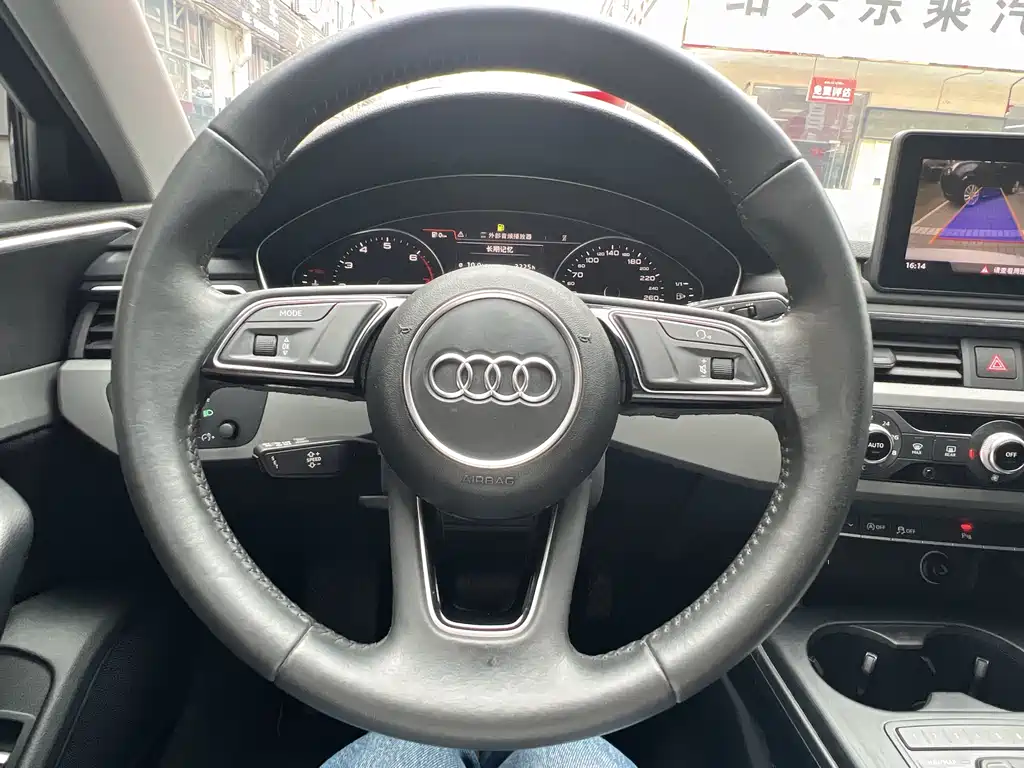Audi A4L 2018 — фото 16