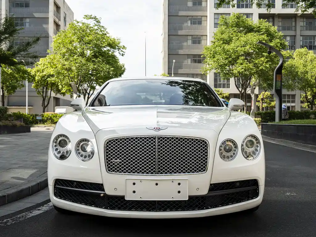 Bentley Flying Spur 2015 — фото 2