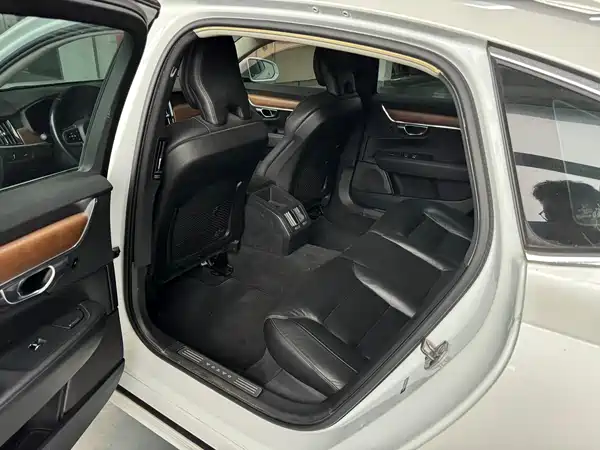 Volvo S90 2019