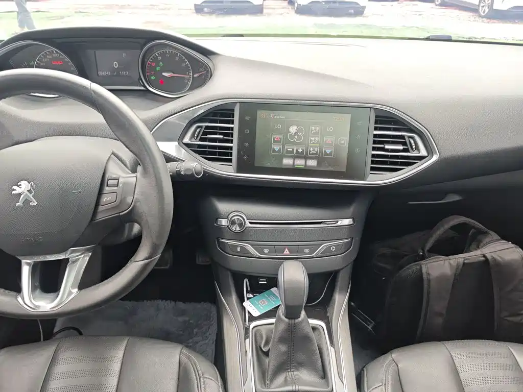 Peugeot 308S 2016 — фото 13