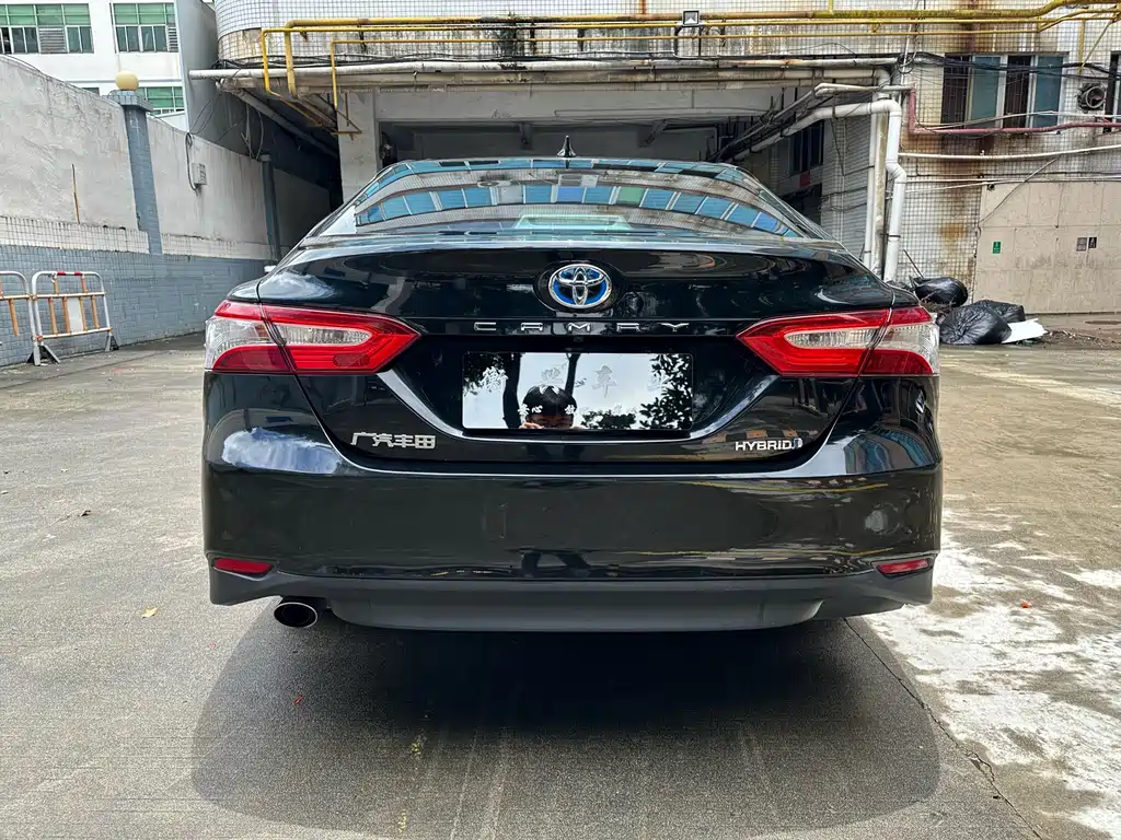 Toyota Camry 2021 — фото 10